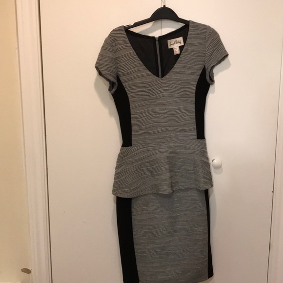 Dress - Picture 8 of 8